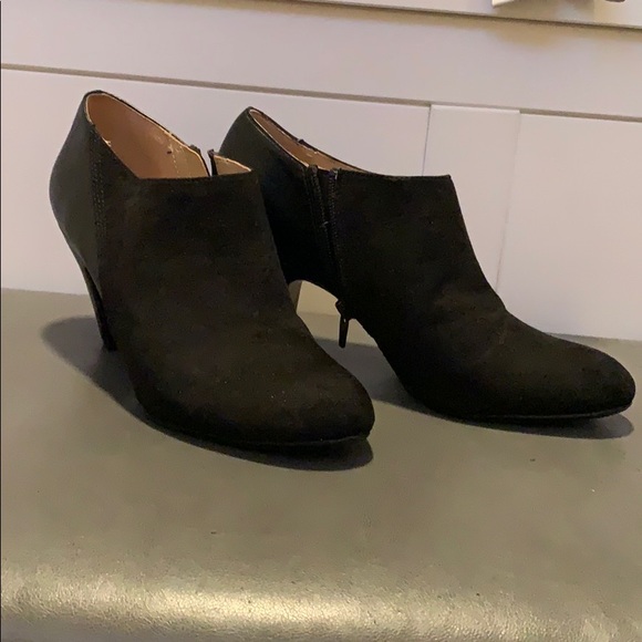 Black Naturalizer Booties - Picture 1 of 8